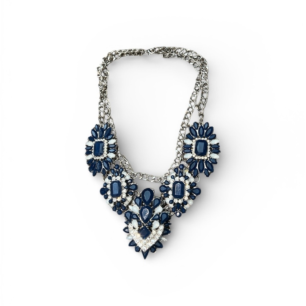 Elegant Blue and Silver Statement Necklace